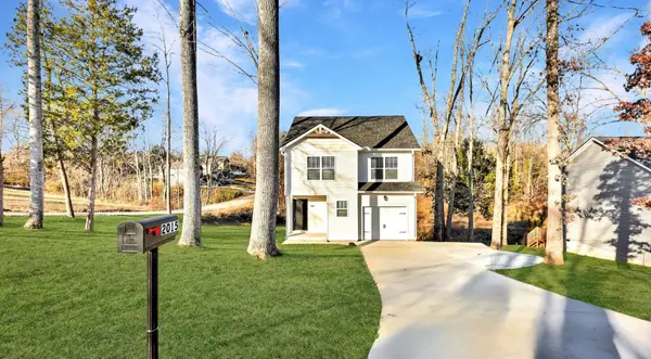 2015 Rosemary Dr, Clarksville, TN 37042