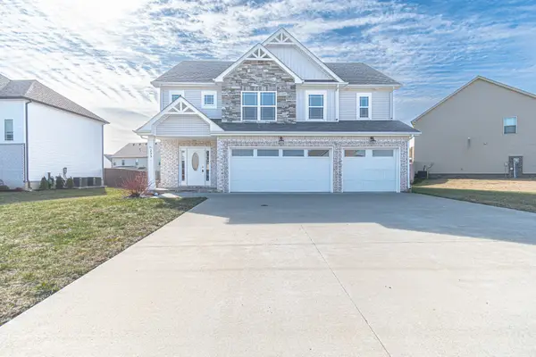 233 Cotoneaster Ln, Clarksville, TN 37043