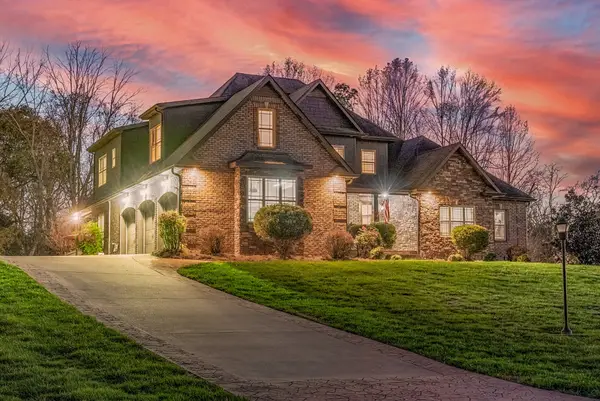 2142 Trieste Trl, Adams, TN 37010