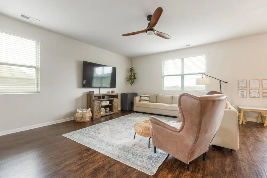 905 Aberdeen Ct, Columbia, TN 38401 - #2