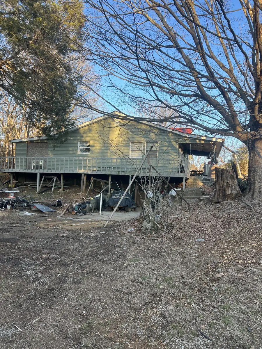 2077 Holders Cove Rd, Winchester, TN 37398 - Image #2