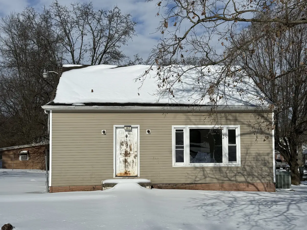 302 Crestview Dr, Hopkinsville, KY 42240 - #1