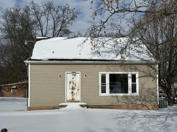 302 Crestview Dr, Hopkinsville, KY 42240