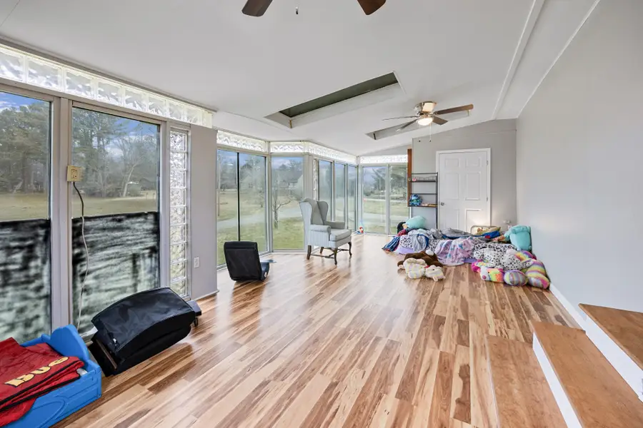 214 Earle St, Cowan, TN 37318 - Image #2