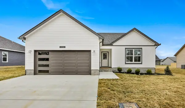 370 Galway Dr, Clarksville, TN 37042