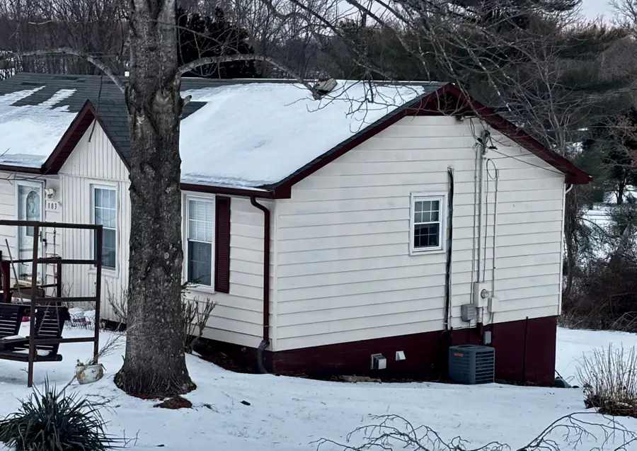 103 Batey Cir, Dickson, TN 37055 - Image #2