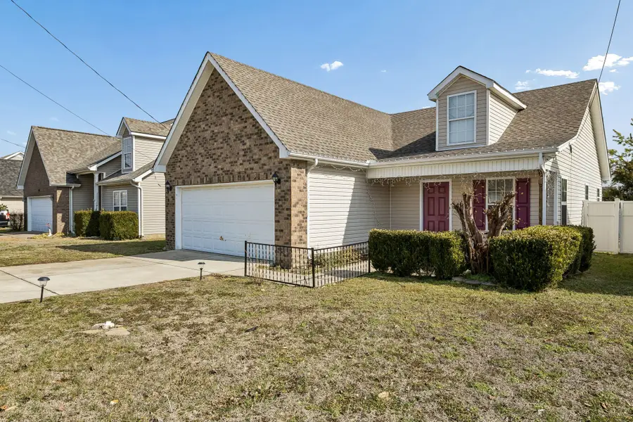 157 Howard Woody Dr, La Vergne, TN 37086 - #2