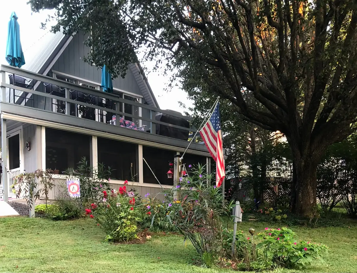 54 Park Pl E, Cadiz, KY 42211 - #1