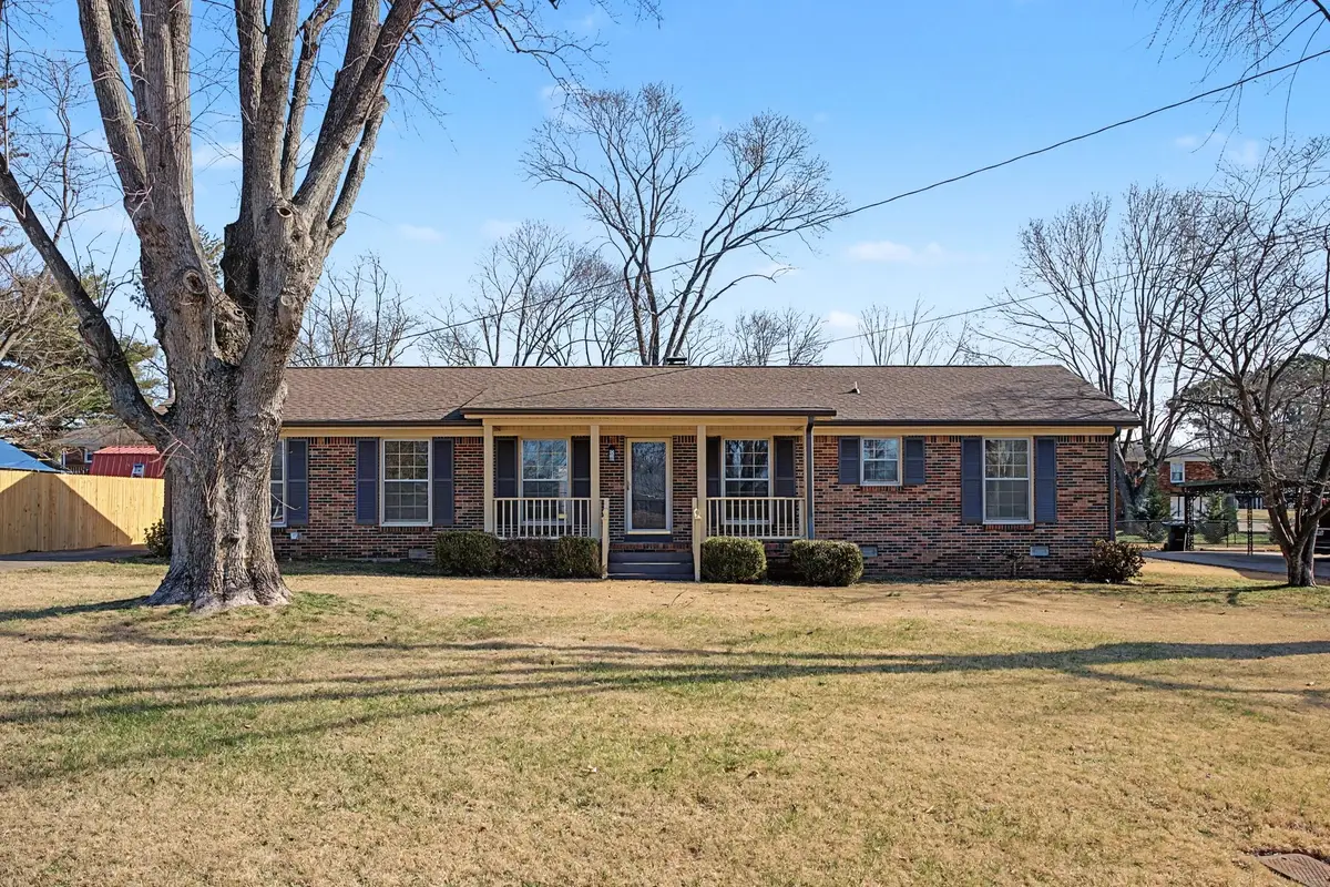 832 Britton Ave, Gallatin, TN 37066 - Image #1