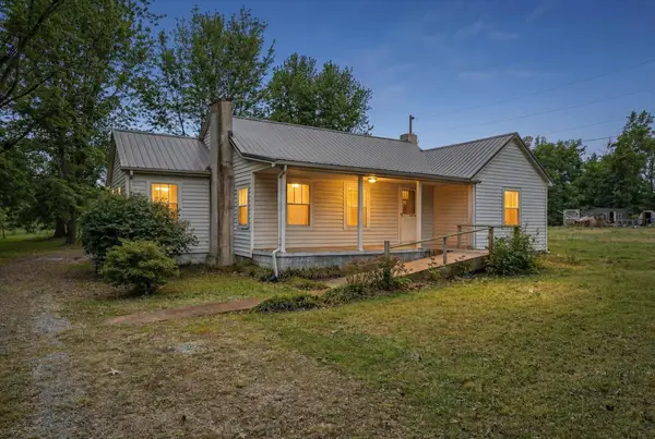 3236 Dover Rd, Woodlawn, TN 37191