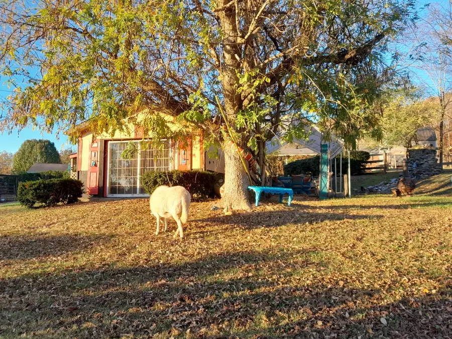 111 Gallaher St, Ashland City, TN 37015 - #2