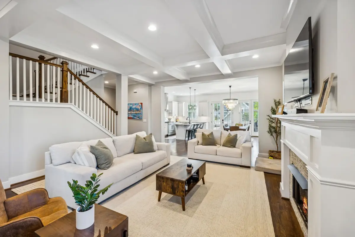 906 Acklen Ave, Nashville, TN 37203 - Image #1