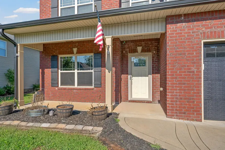 2048 Bandera Dr, Clarksville, TN 37042 - Image #2