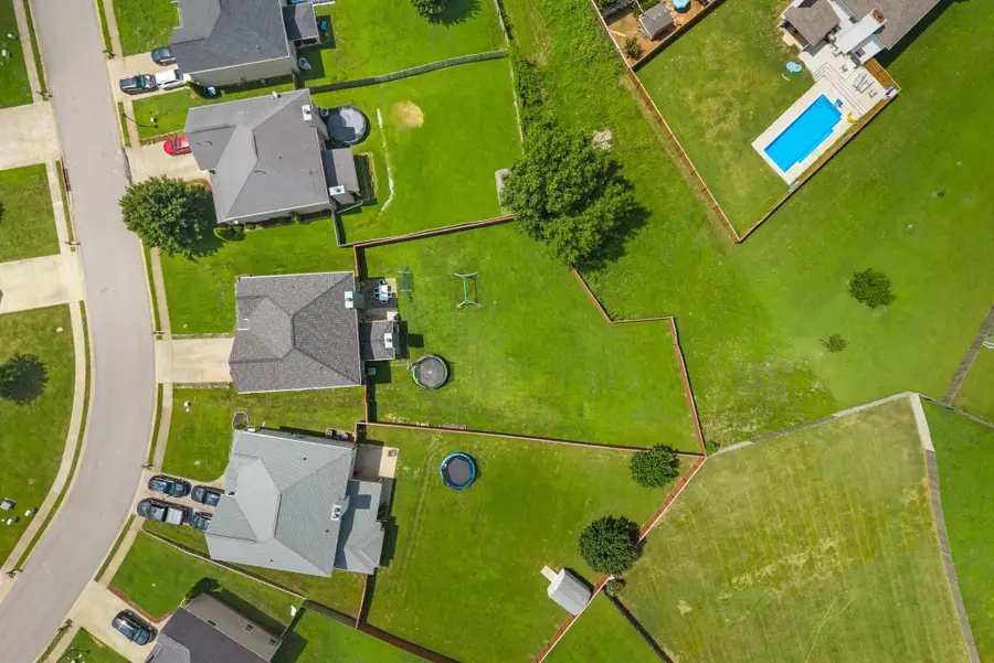 2048 Bandera Dr, Clarksville, TN 37042 - Image #3