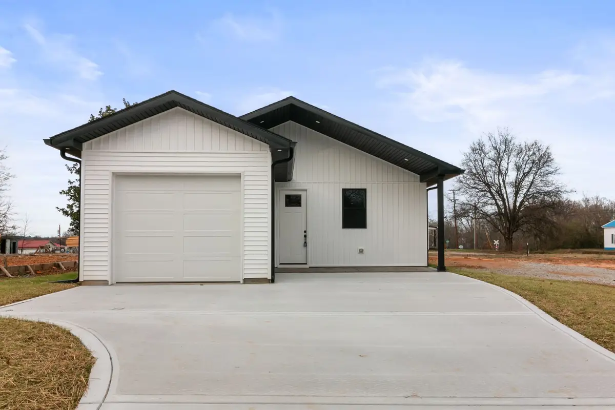 14 Warren St, Paris, TN 38242 - #1