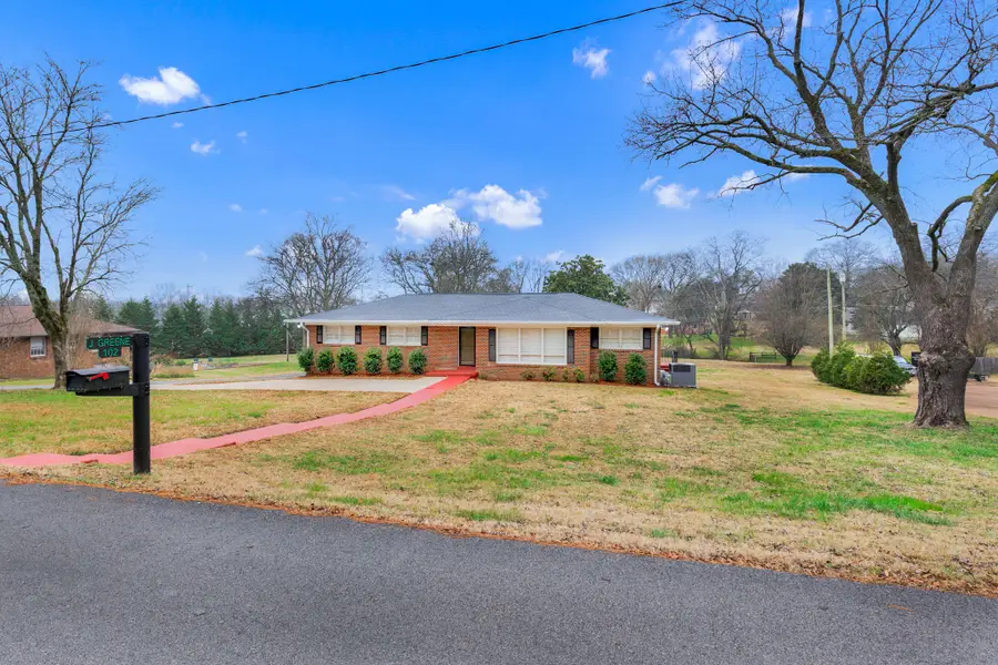 102 Sunset Dr, Pulaski, TN 38478 - #2