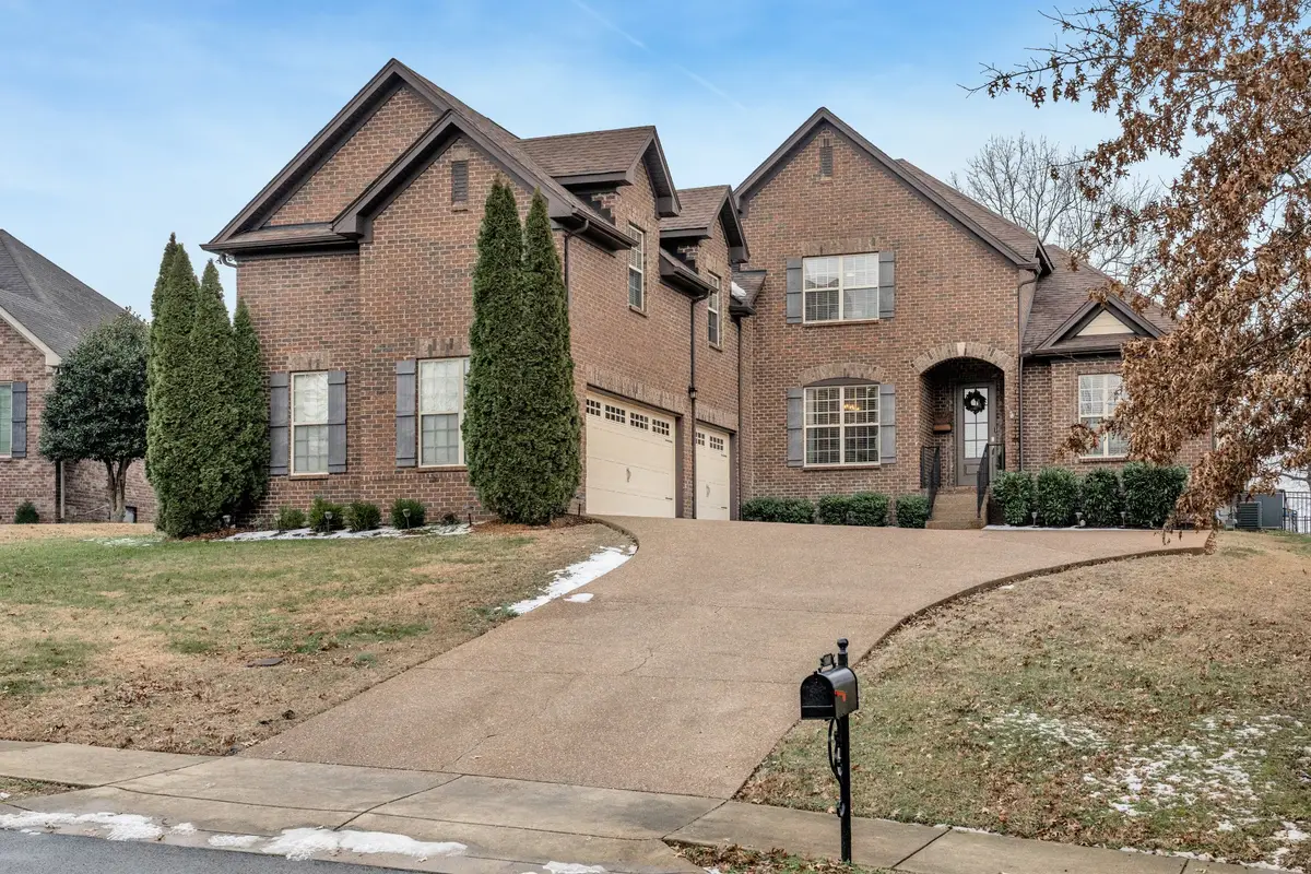 1006 Tower Hill Ln, Hendersonville, TN 37075 - Image #1