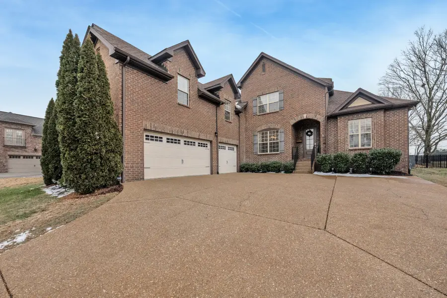 1006 Tower Hill Ln, Hendersonville, TN 37075 - Image #2