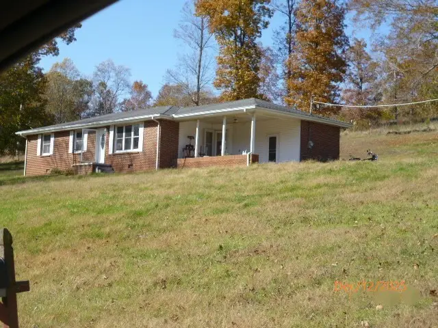 1036 Wiggs Branch Rd, Erin, TN 37061 - #1