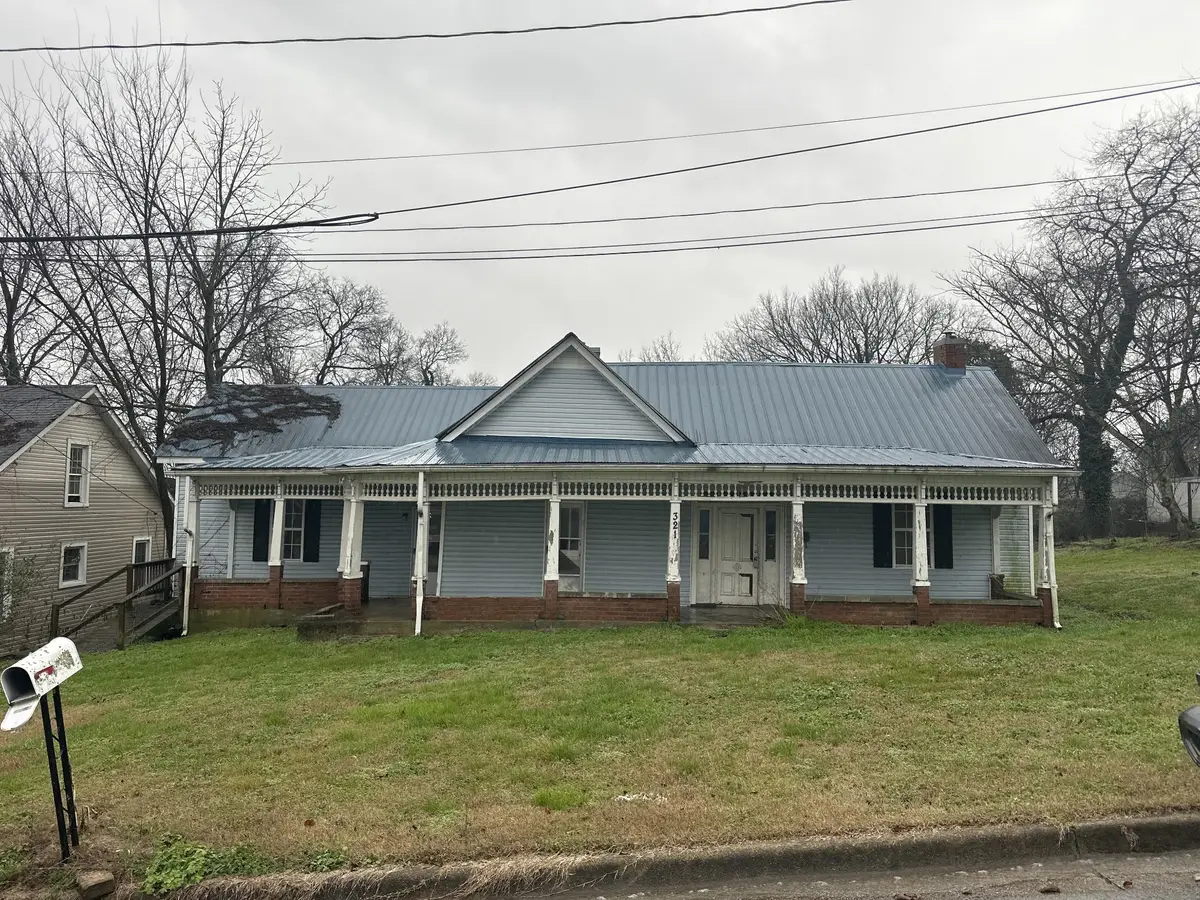 321 W Washington St, Pulaski, TN 38478 - #1
