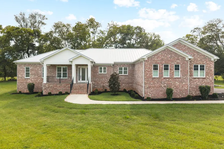 808 N Main St, Mount Pleasant, TN 38474 - #3