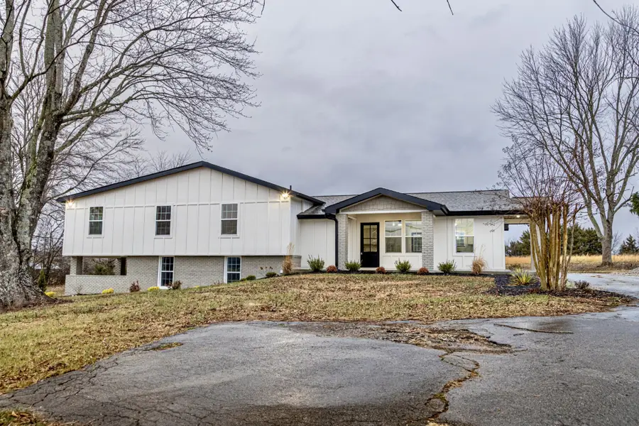 1877 Airport Lake Rd, McMinnville, TN 37110 - #2