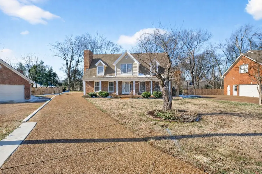 232 Pebble Glen Dr, Franklin, TN 37064 - Image #2