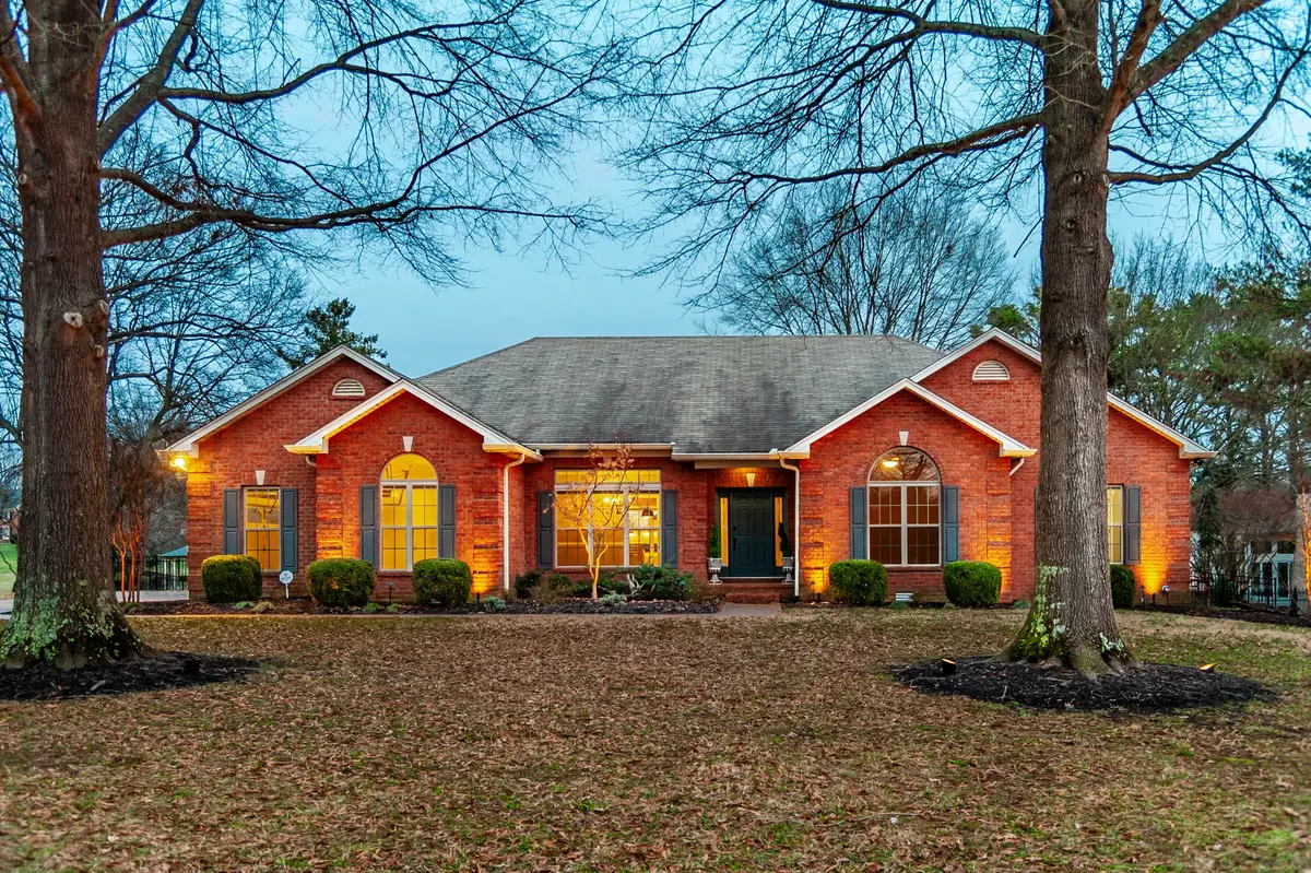 1133 Inneswood Dr, Gallatin, TN 37066 - Image #1