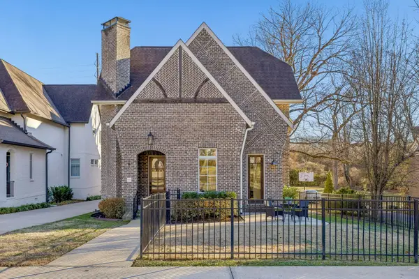 923D Gale Ln, Nashville, TN 37204