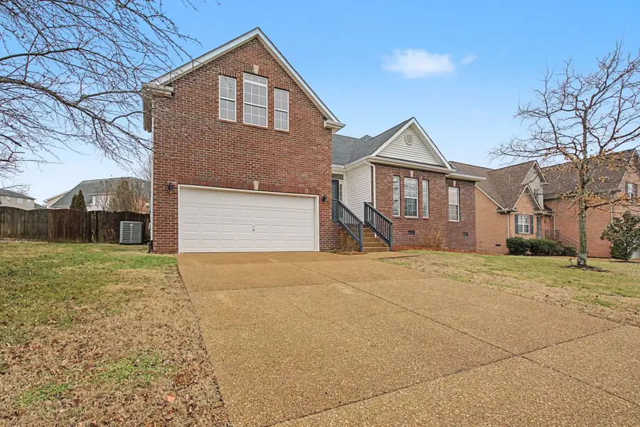 1030 Oakhall Dr, Mount Juliet, TN 37122 - Image #2