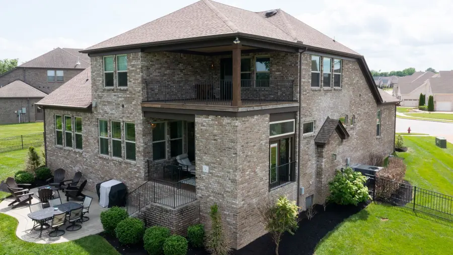 928 Vinings Blvd, Gallatin, TN 37066 - Image #2