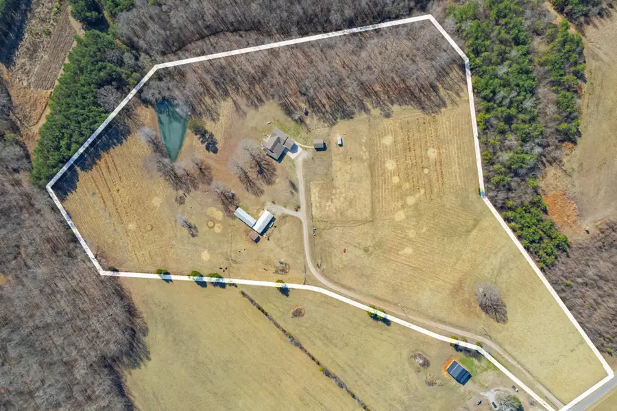 1825 Powell School Rd, Goodspring, TN 38460 - #2