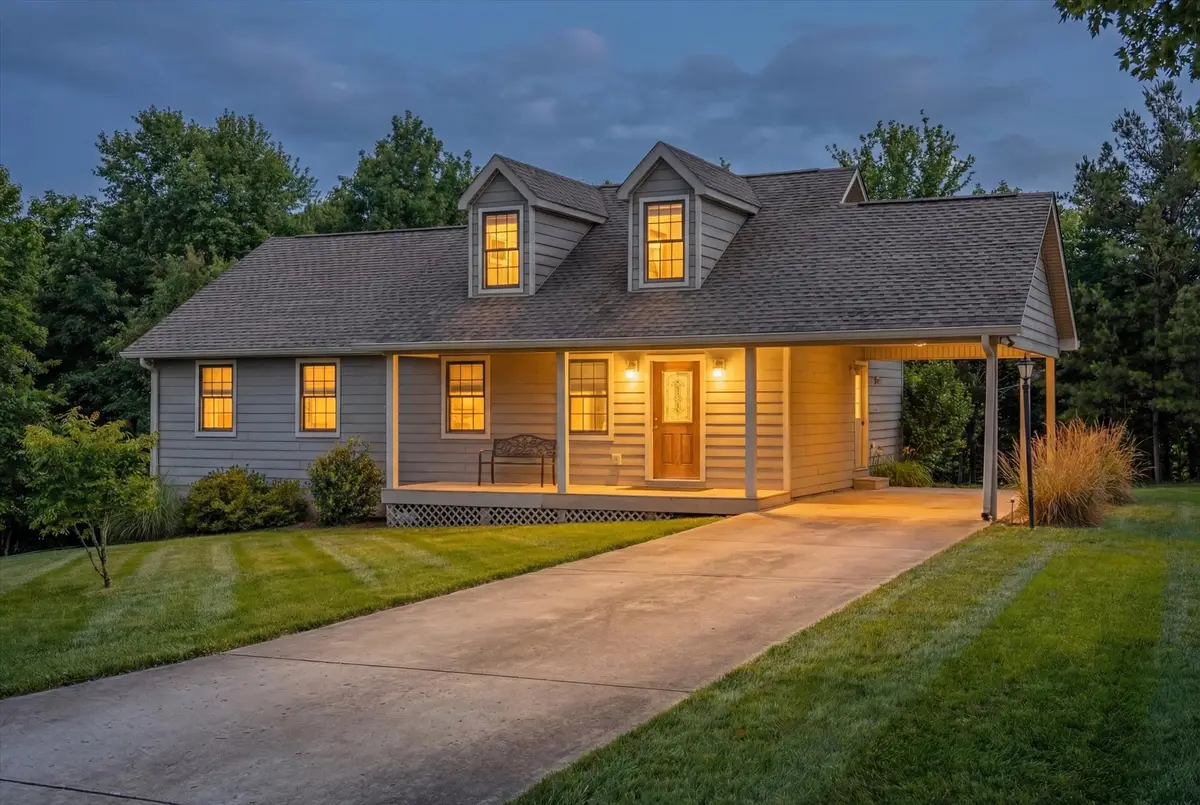 104 Oak Crest Dr, Tennessee Ridge, TN 37178 - #1