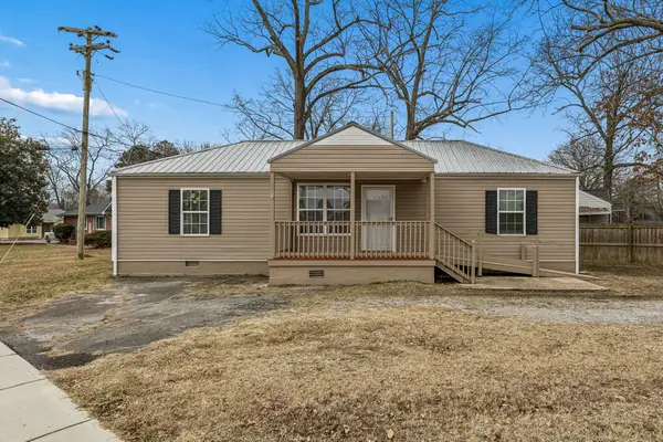 1210 Woodland Dr, Manchester, TN 37355