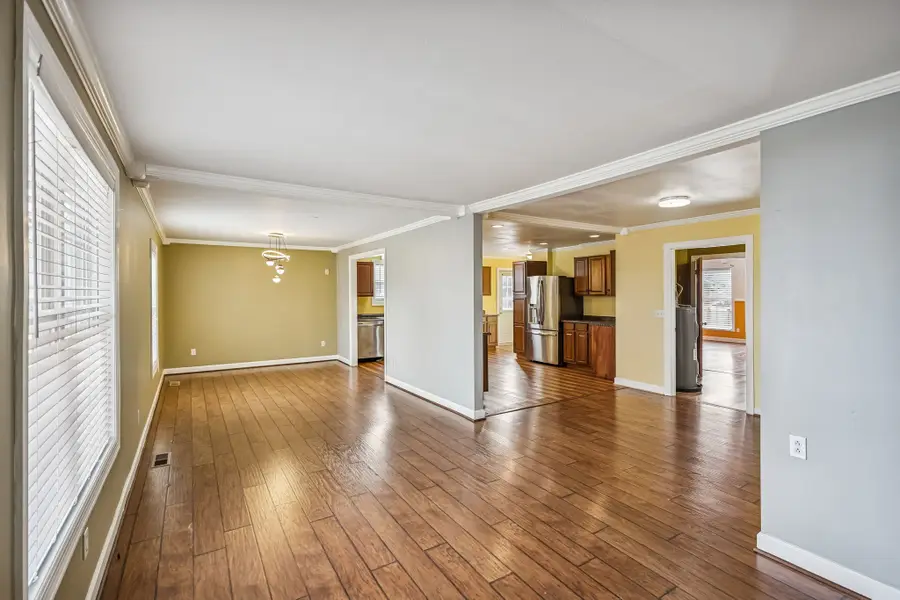 1210 Woodland Dr, Manchester, TN 37355 - #2