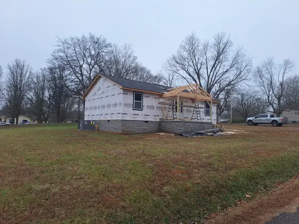 242 Clover St, Bruceton, TN 38317