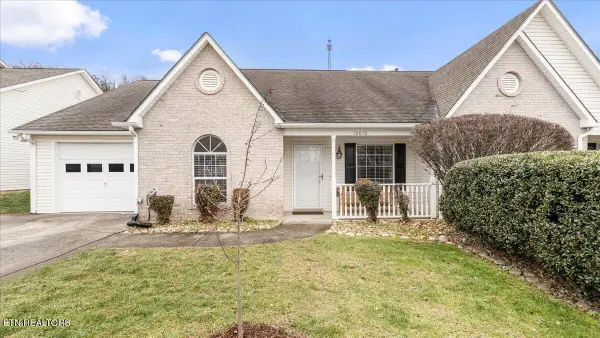 10016 Bellflower Way, Knoxville, TN 37932