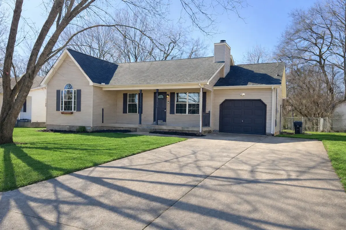 211 Heritage Cir E, La Vergne, TN 37086 - Image #1