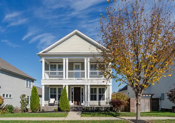 3228 Vinemont Dr, Thompsons Station, TN 37179