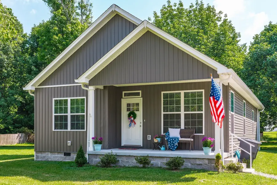 4335 Hawkins Dr, Westmoreland, TN 37186 - Image #2