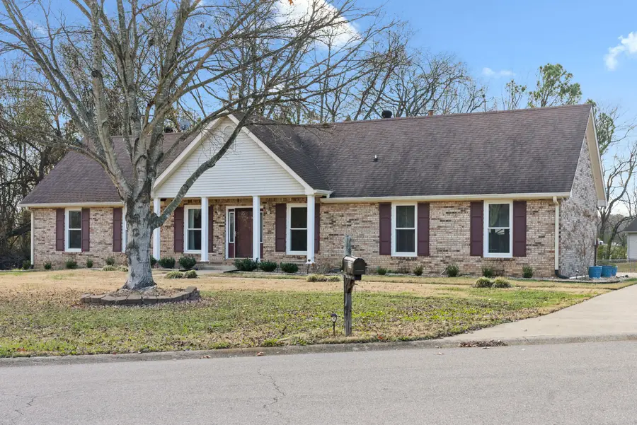 290 Andrew Jackson Dr, Clarksville, TN 37043 - Image #2