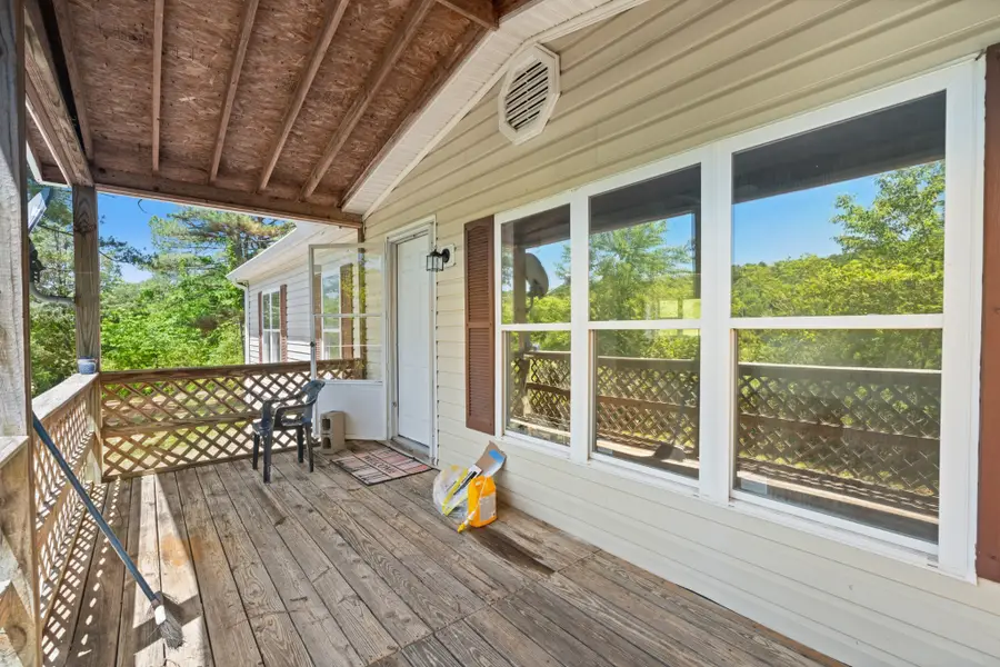 5772 Highway 438 W, Linden, TN 37096 - #3