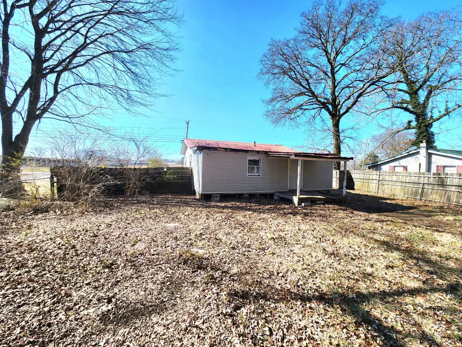 1102 N Washington St, Tullahoma, TN 37388 - #3