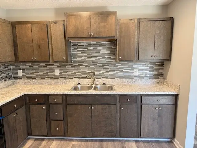 421 W Waggoner St, Tullahoma, TN 37388 - #2