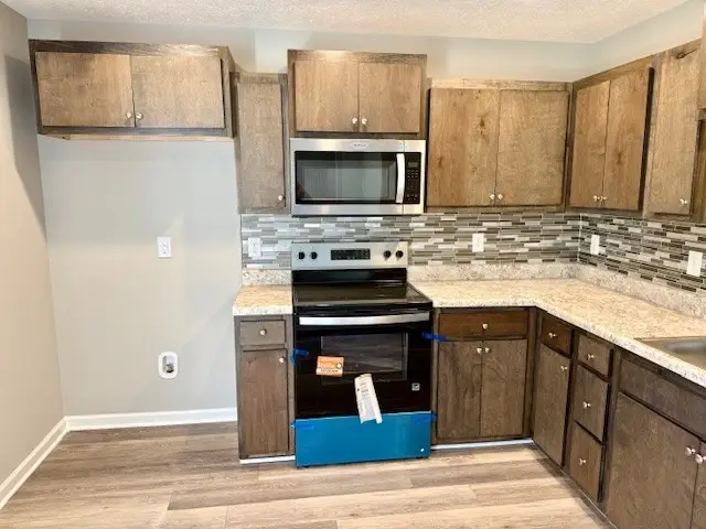 421 W Waggoner St, Tullahoma, TN 37388 - #3