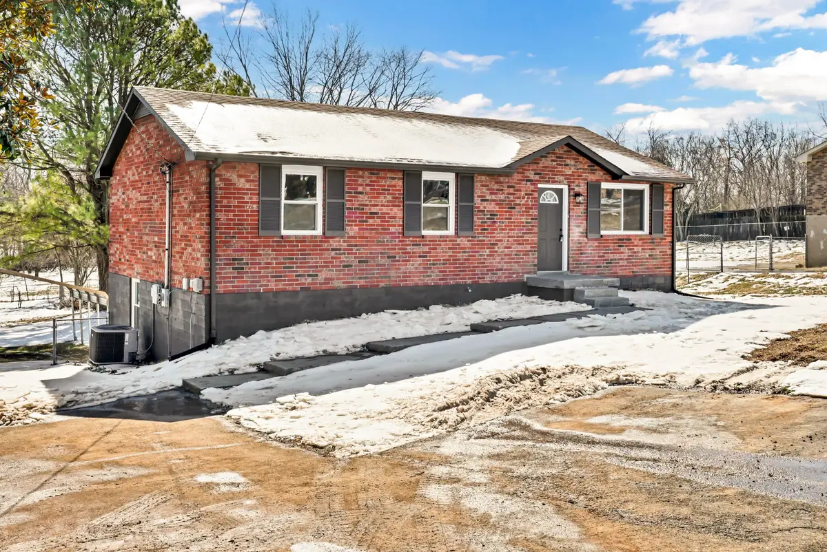 786 Pollard Rd, Clarksville, TN 37042 - Image #1