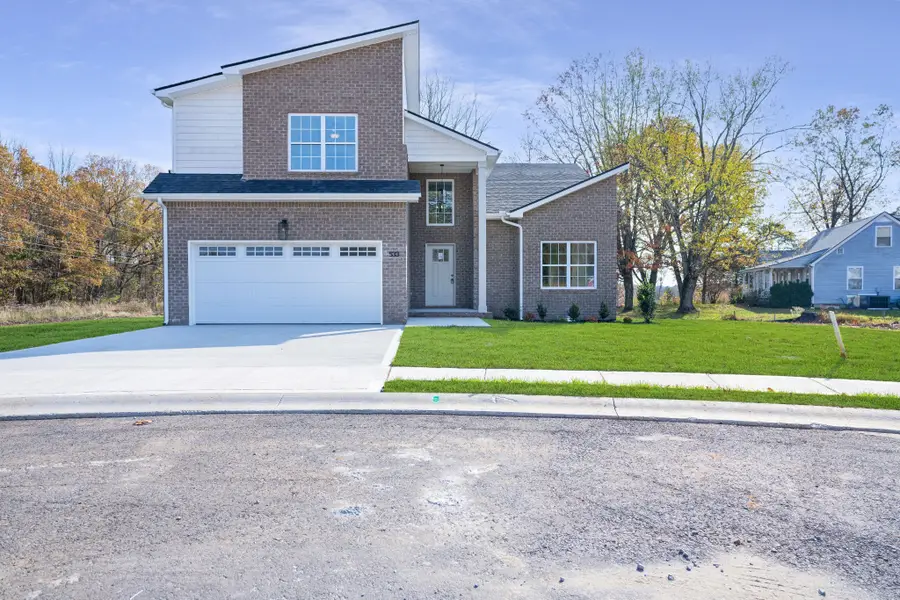 533 N Halifax Ct, Clarksville, TN 37040 - Image #2