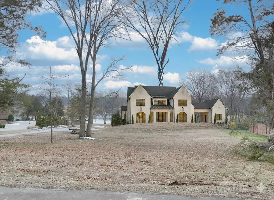220 Bluegrass Dr, Hendersonville, TN 37075 - Image #2