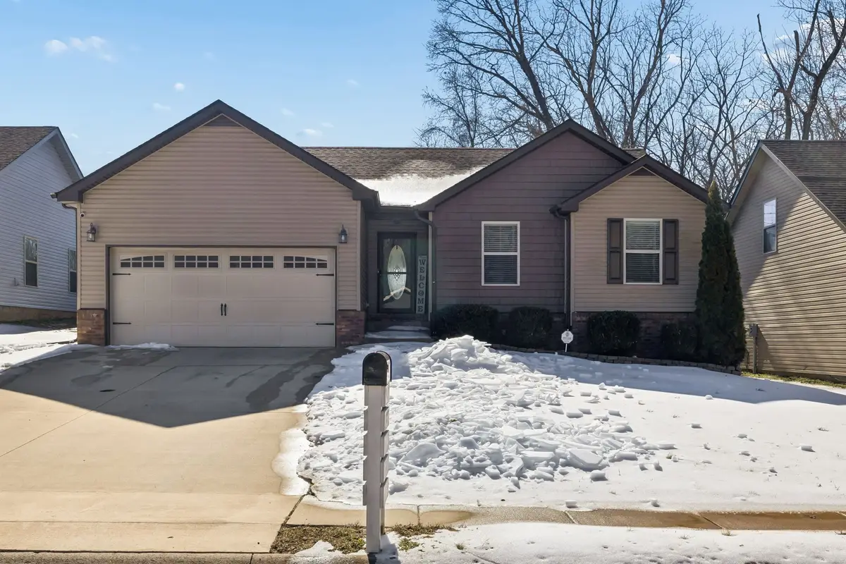 848 Shelton Cir, Clarksville, TN 37042 - Image #1