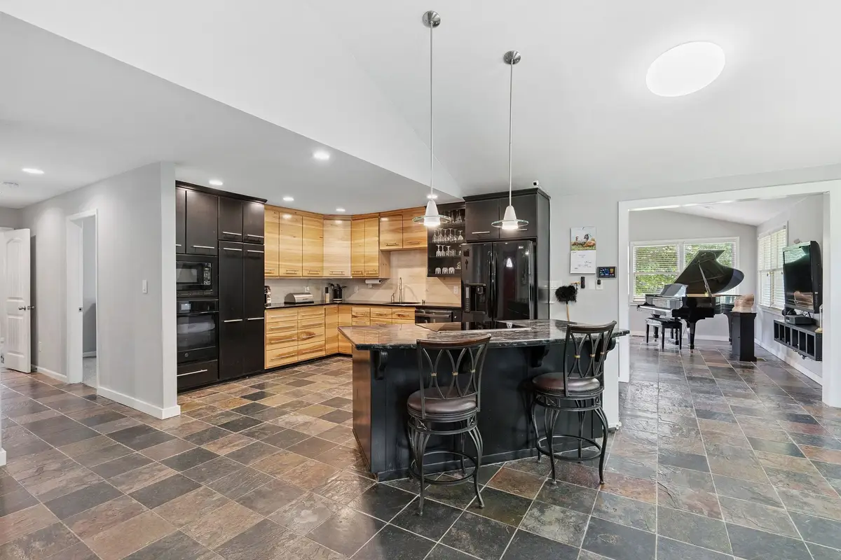 9032 S Harpeth Ct, Nashville, TN 37221 - Image #1